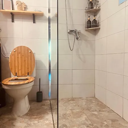 Rent A Forest, Hidden In The Fruska Gora בקתה